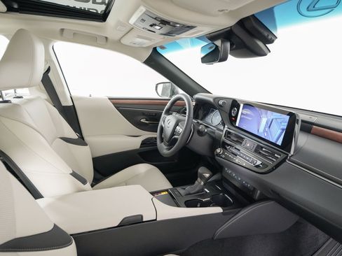 New 2025 Lexus ES 350 w/ Premium Package image 18