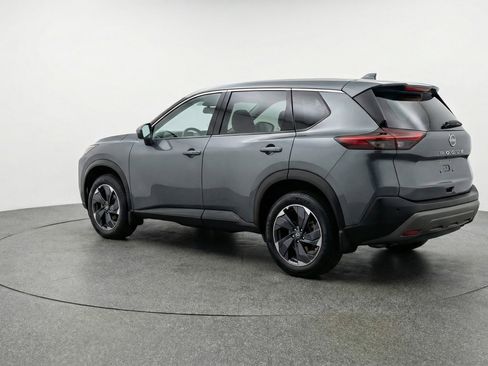 Used 2025 Nissan Rogue SV image 6