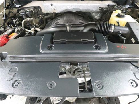 Used 2017 Ford Expedition XLT w/ Equipment Group 201A AWD/4WD image 20