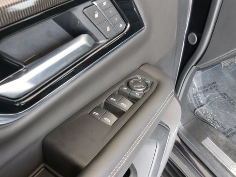 Used 2025 GMC Yukon XL Elevation AWD/4WD image 25