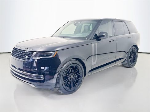 Used 2024 Land Rover Range Rover SE image 3