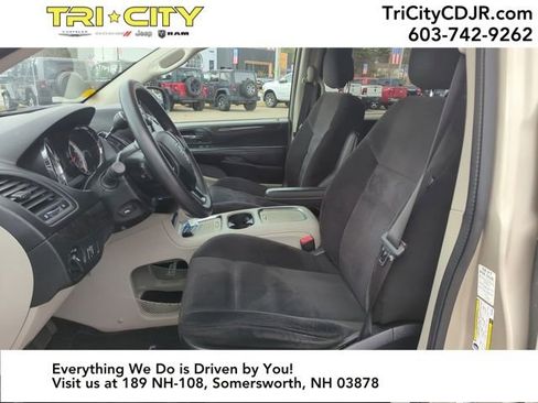 Used 2014 Dodge Grand Caravan SXT image 15
