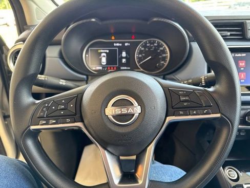 Used 2025 Nissan Versa SV FWD image 18