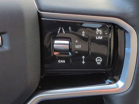 Used 2023 Land Rover Range Rover Velar S image 25