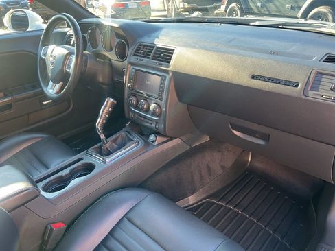 Used 2013 Dodge Challenger R/T image 21