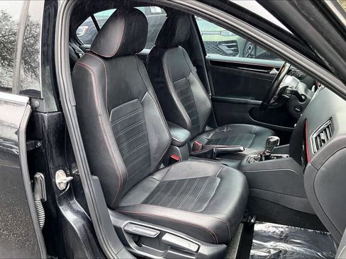 Used 2017 Volkswagen Jetta GLI image 7