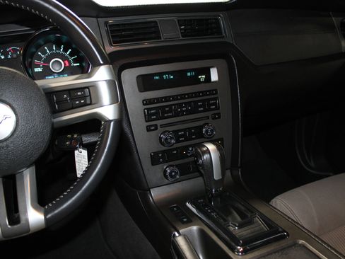 Used 2013 Ford Mustang Coupe RWD image 15
