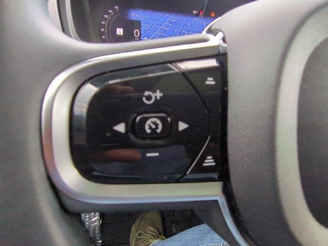 Certified 2023 Volvo XC90 B6 Ultimate w/ Protection Package Premier AWD/4WD image 18