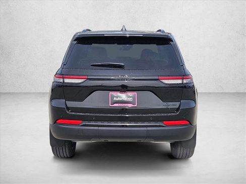 New 2025 Jeep Grand Cherokee Limited image 6