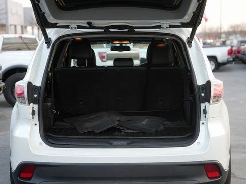 Used 2016 Toyota Highlander XLE image 31