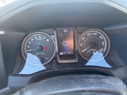 Used 2017 Toyota Tacoma TRD Sport w/ Tow Package (A/T) image 1