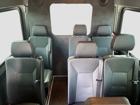 Used 2023 Mercedes-Benz Sprinter 3500 image 24