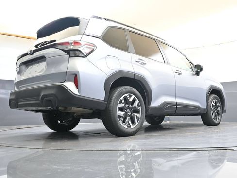 Certified 2025 Subaru Forester Premium AWD/4WD image 33