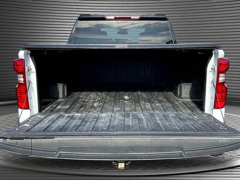 Used 2024 Chevrolet Silverado 1500 LT AWD/4WD image 7