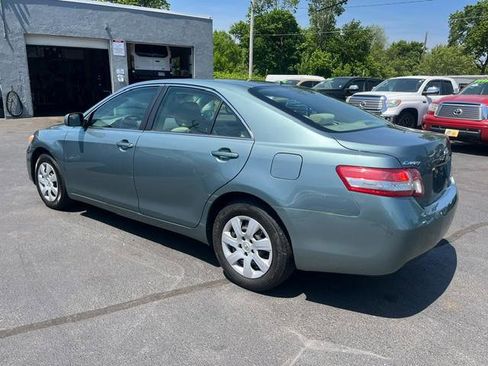 Used 2010 Toyota Camry LE FWD image 4
