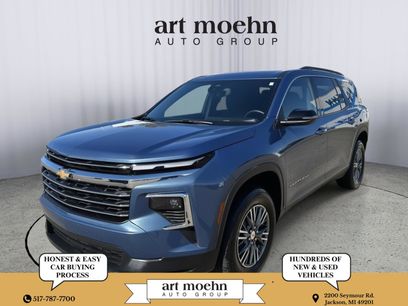 Used 2025 Chevrolet Traverse LT