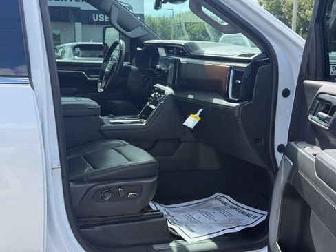 Used 2025 GMC Sierra 2500 Denali w/ Denali Reserve Package AWD/4WD image 17