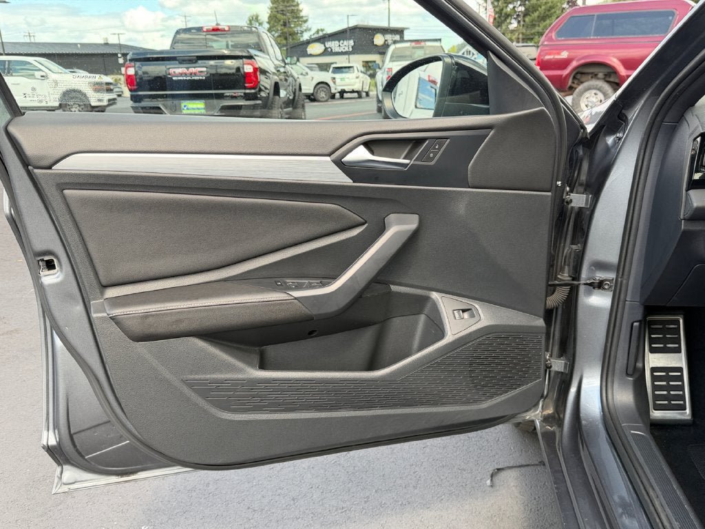 Used 2025 Volkswagen Jetta Sport FWD image 20