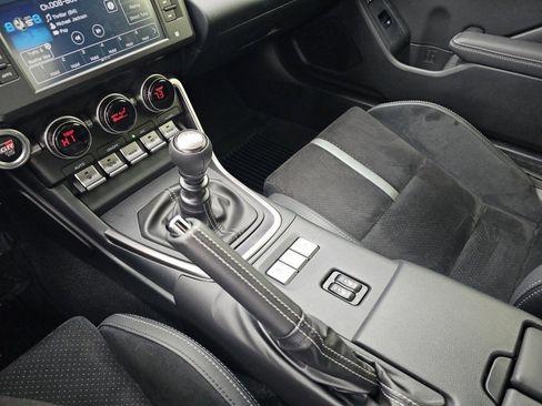 Used 2023 Toyota GR86 Premium RWD image 32