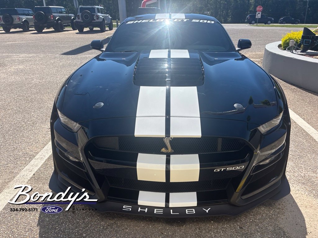 Used 2021 Ford Mustang Shelby GT500 w/ Carbon Fiber Track Pack RWD image 2