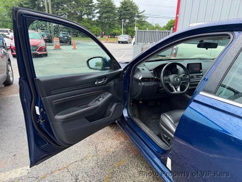 Used 2019 Nissan Altima 2.5 SR FWD image 9
