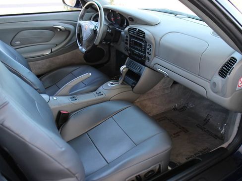 Used 2002 Porsche 911 Carrera 4S AWD/4WD image 16