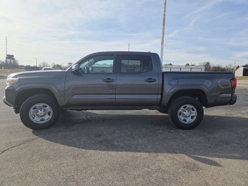 Used 2019 Toyota Tacoma SR image 19