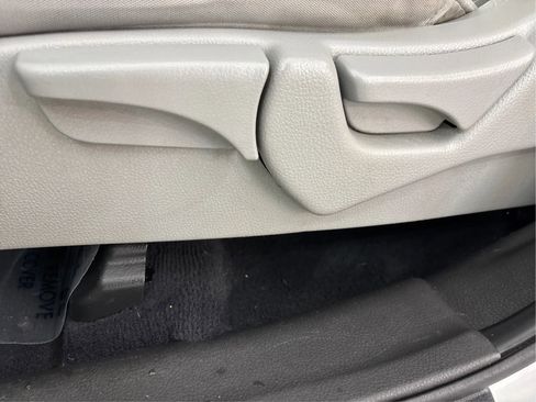 Used 2012 Kia Sorento LX image 25