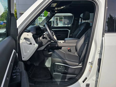 Used 2025 Land Rover Defender 110 S AWD/4WD image 17