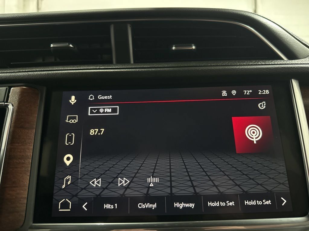 Used 2024 GMC Yukon Denali Ultimate AWD/4WD image 32