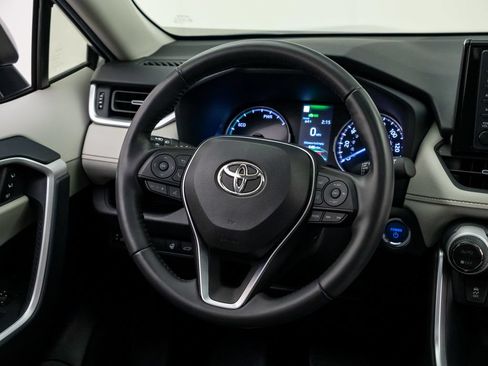 Used 2022 Toyota RAV4 XLE Premium AWD/4WD image 12