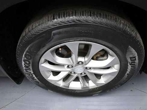 Certified 2020 Hyundai Santa Fe SEL image 13