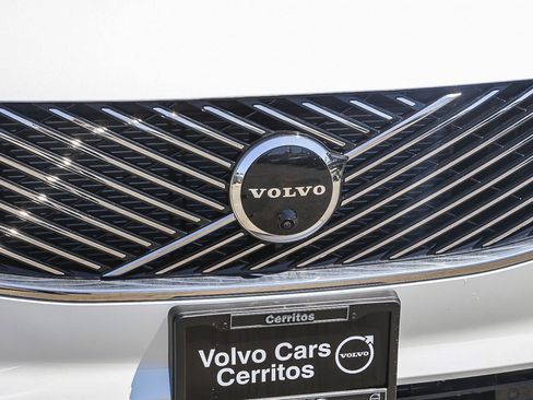 Used 2025 Volvo XC90 T8 Plus w/ Protection Package Premier AWD/4WD image 5