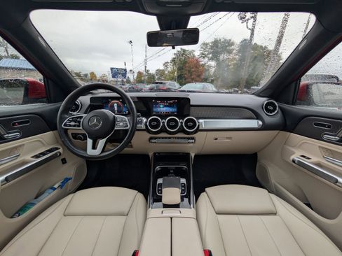Used 2020 Mercedes-Benz GLB 250 4MATIC image 2
