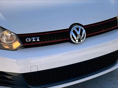 Used 2013 Volkswagen GTI 4-Door image 26