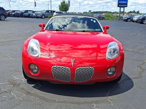 Used 2008 Pontiac Solstice Convertible w/ Premium Package RWD image 2