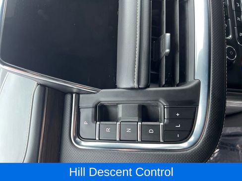 Certified 2024 Chevrolet Suburban Premier image 27