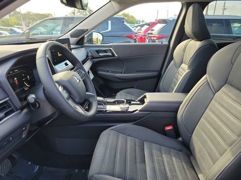 New 2026 Mitsubishi Outlander SE FWD image 17