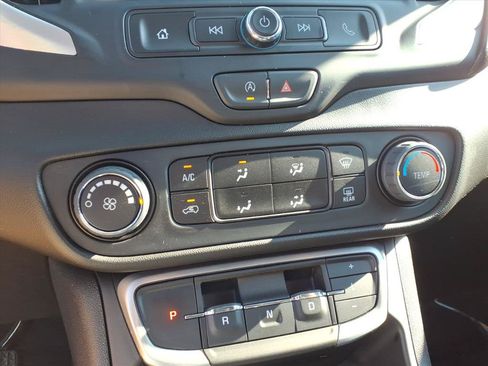 Used 2024 GMC Terrain SLE FWD image 14