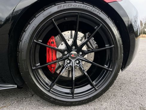 Used 2017 McLaren 570S image 40