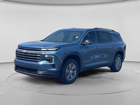 New 2026 Chevrolet Traverse LT FWD image 3