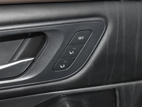 Used 2023 Nissan Rogue SL AWD/4WD image 5