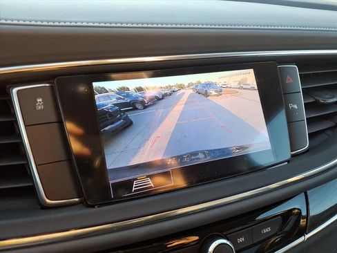 Used 2020 Buick Enclave Essence FWD image 15
