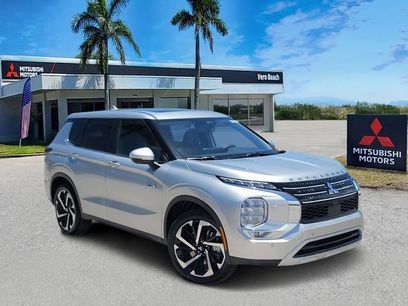 New 2025 Mitsubishi Outlander SE