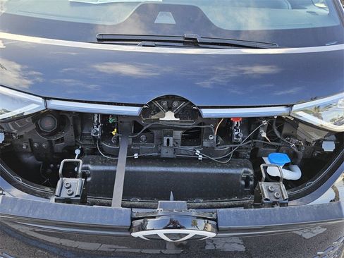 New 2025 Volkswagen ID. Buzz Pro S image 29