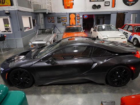 Used 2015 BMW i8 Base image 5