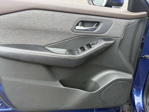 Used 2023 Nissan Rogue SV FWD image 25