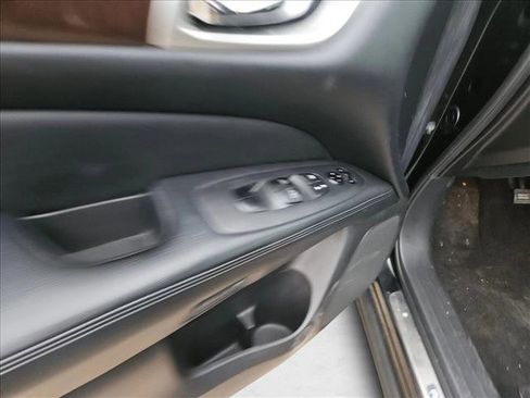 Used 2014 Nissan Pathfinder SL w/ Trailer Tow Package image 14