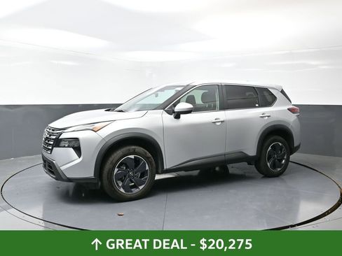 Used 2024 Nissan Rogue SV image 11