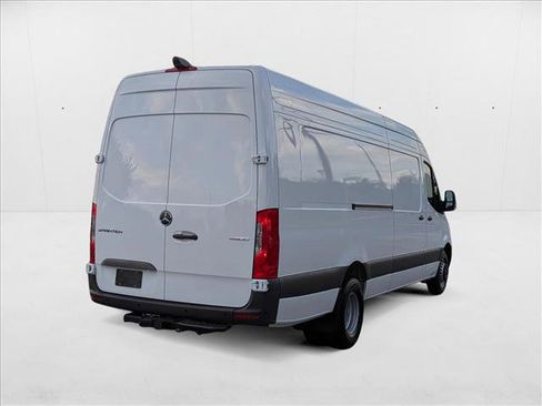New 2025 Mercedes-Benz Sprinter 4500 image 2